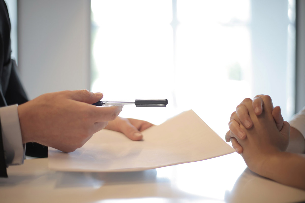 signing mortgage agreement